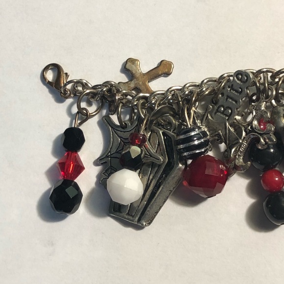 Gothic charm bracelet - Picture 13 of 16